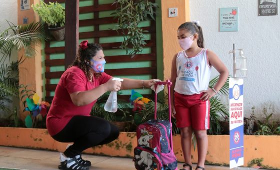 Aulas presenciais retornam em 20% das escolas particulares de Fortaleza