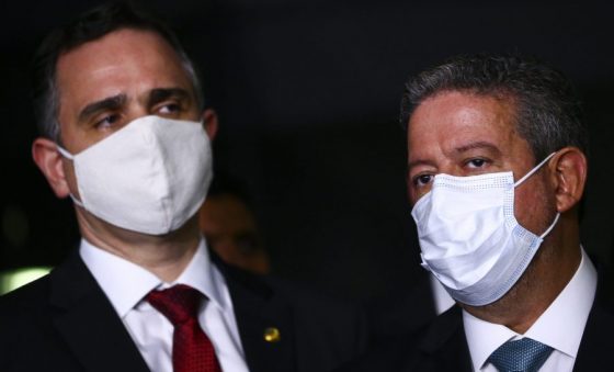 Com Lira e Pacheco como aliados, Bolsonaro não precisa de adversários