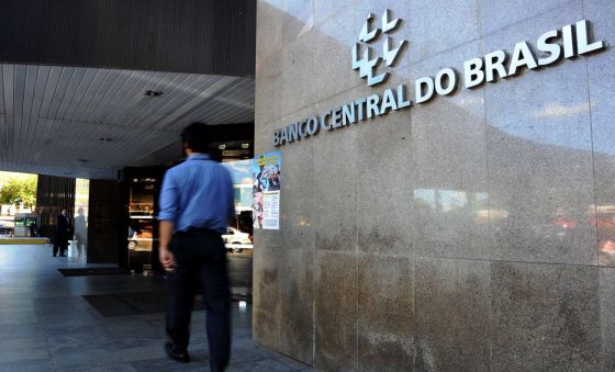 A marcha da insensatez entre Banco Central e governo Lula